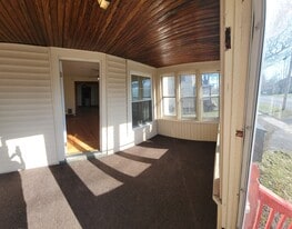 Building Photo - 402 Hartwell Ave