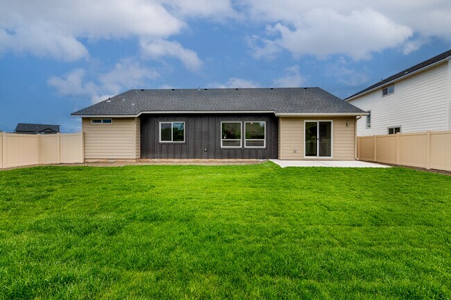 Building Photo - 3069 S Trafori Ave