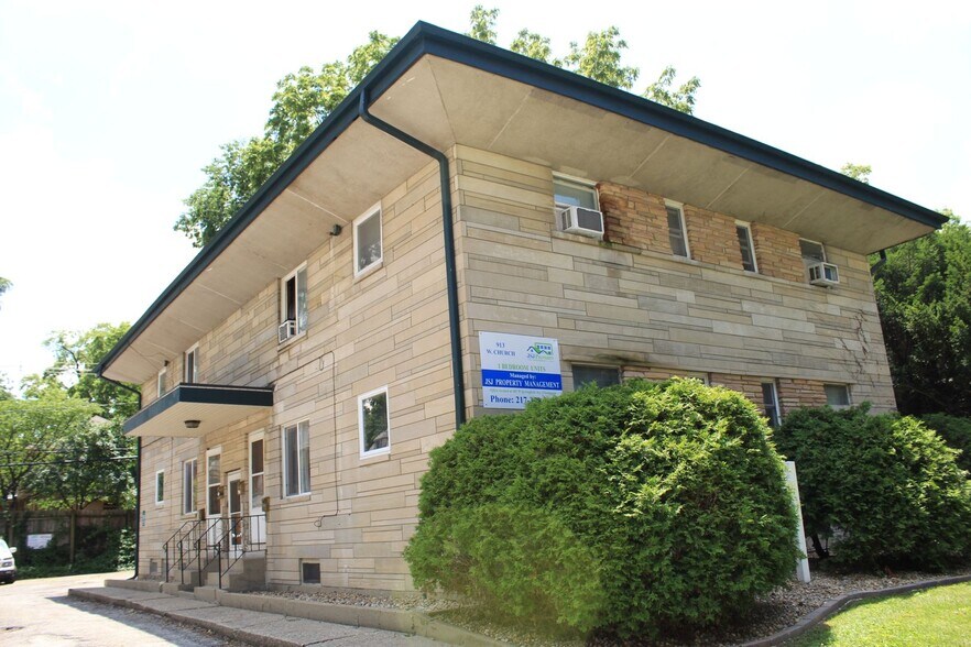 Interior Photo - 913 W Church St