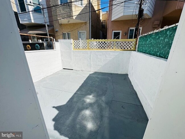 Building Photo - 1221 Durfor St