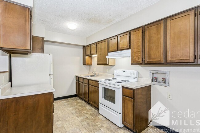 Building Photo - 2 bedroom Duplex by WSU