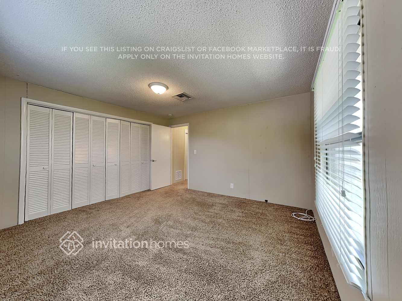 Building Photo - 7700 W Lake Dr
