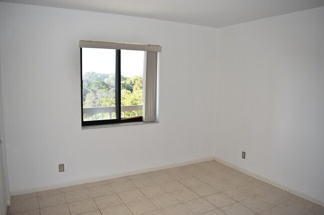 Building Photo - 3000 Presidential Way