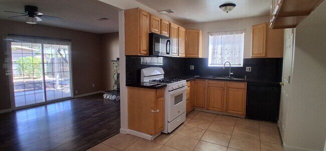 Building Photo - 3013 Freedom Ln