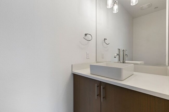 Building Photo - 2220 SE Lambert St