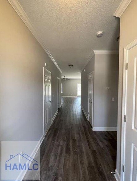 Building Photo - 424 Alcott Cir
