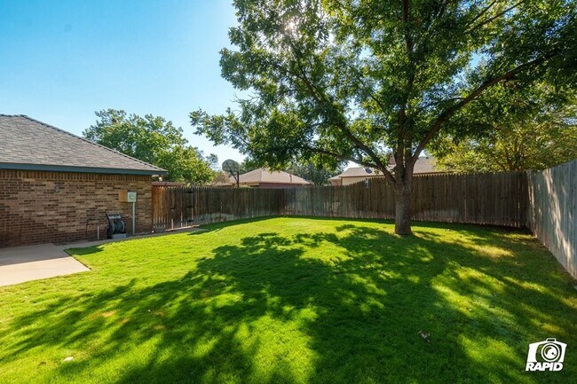 Building Photo - 4911 Sherwood Dr