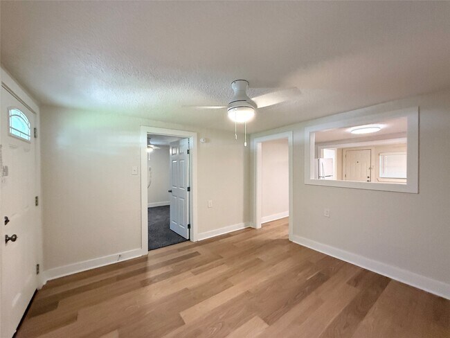 Building Photo - 14070 S Hwy 288b