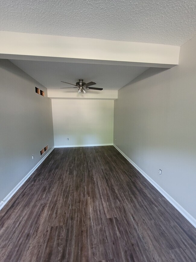 Building Photo - 969 Wynstay Cir Valley Park, MO 63088