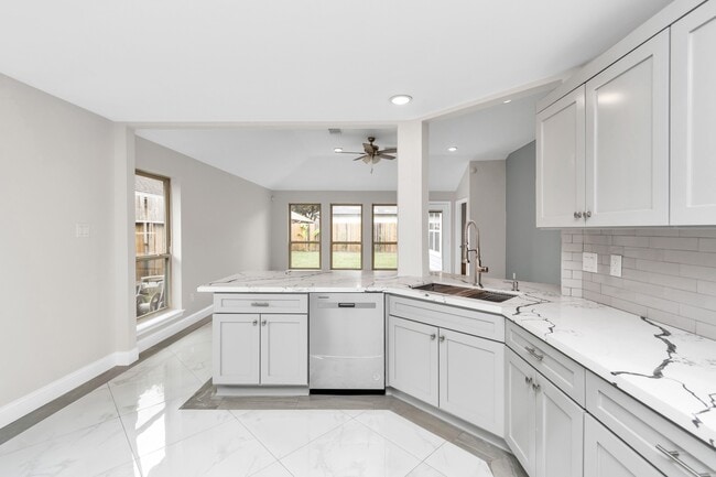 Building Photo - 3523 Colleen Woods Cir