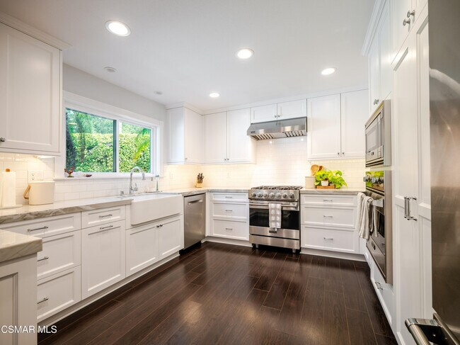 Building Photo - 5235 Evanwood Ave