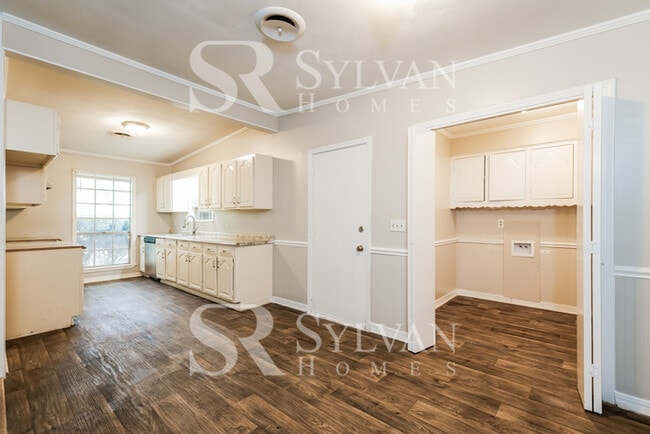 Building Photo - The Lifestyle You Deserve.