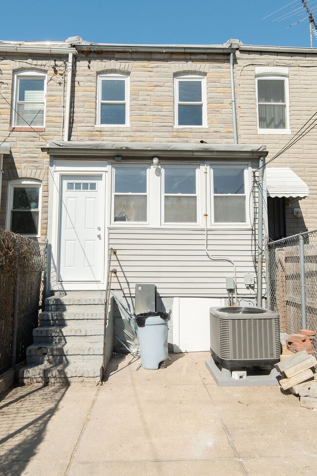 Building Photo - 1237 Carroll St