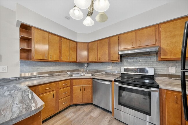 Building Photo - 8727 Sieloff Dr