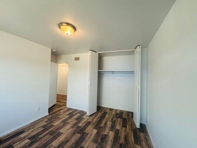 Building Photo - Exquisite 4-Bedroom Remodeled Retreat in t...