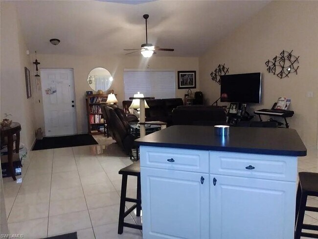 Building Photo - 502 NE 19th Ct