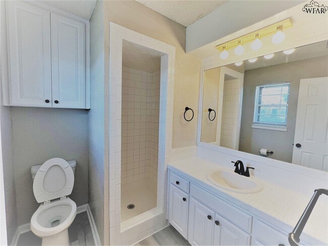 Building Photo - 4612 Summit Dr