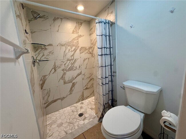 Building Photo - 1429 Cape Coral Pkwy W