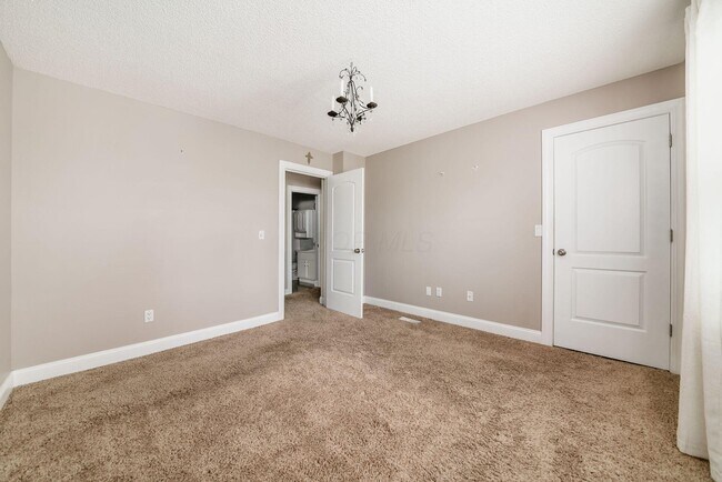 Building Photo - 5052 Stoneybrook Blvd