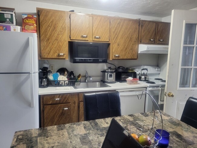 Building Photo - 435 MA-28