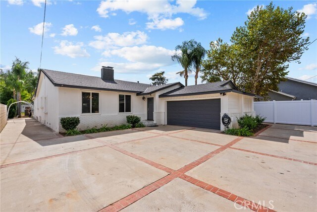 Building Photo - 23036 Burbank Blvd