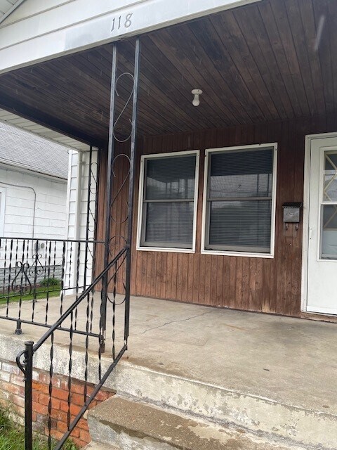 Building Photo - 118 W Foulkes St