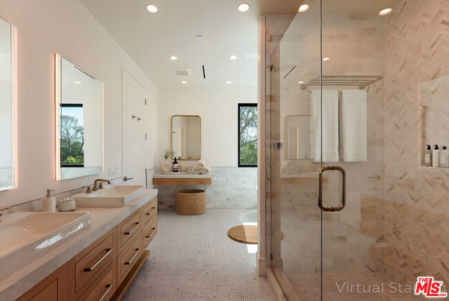 Building Photo - 382 Aderno Way