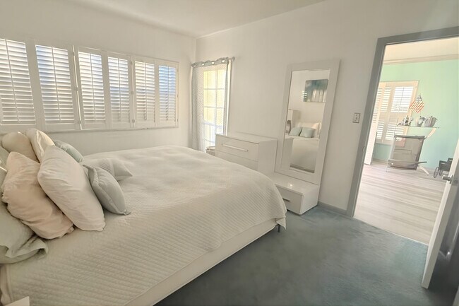 Building Photo - 4117 Bougainvilla Dr