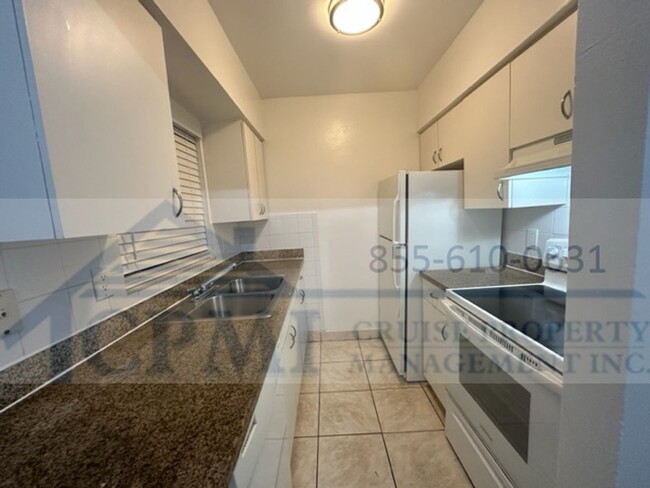 Interior Photo - 100 SW 10th St