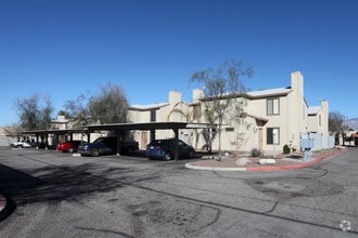 Building Photo - Casitas on Broadway