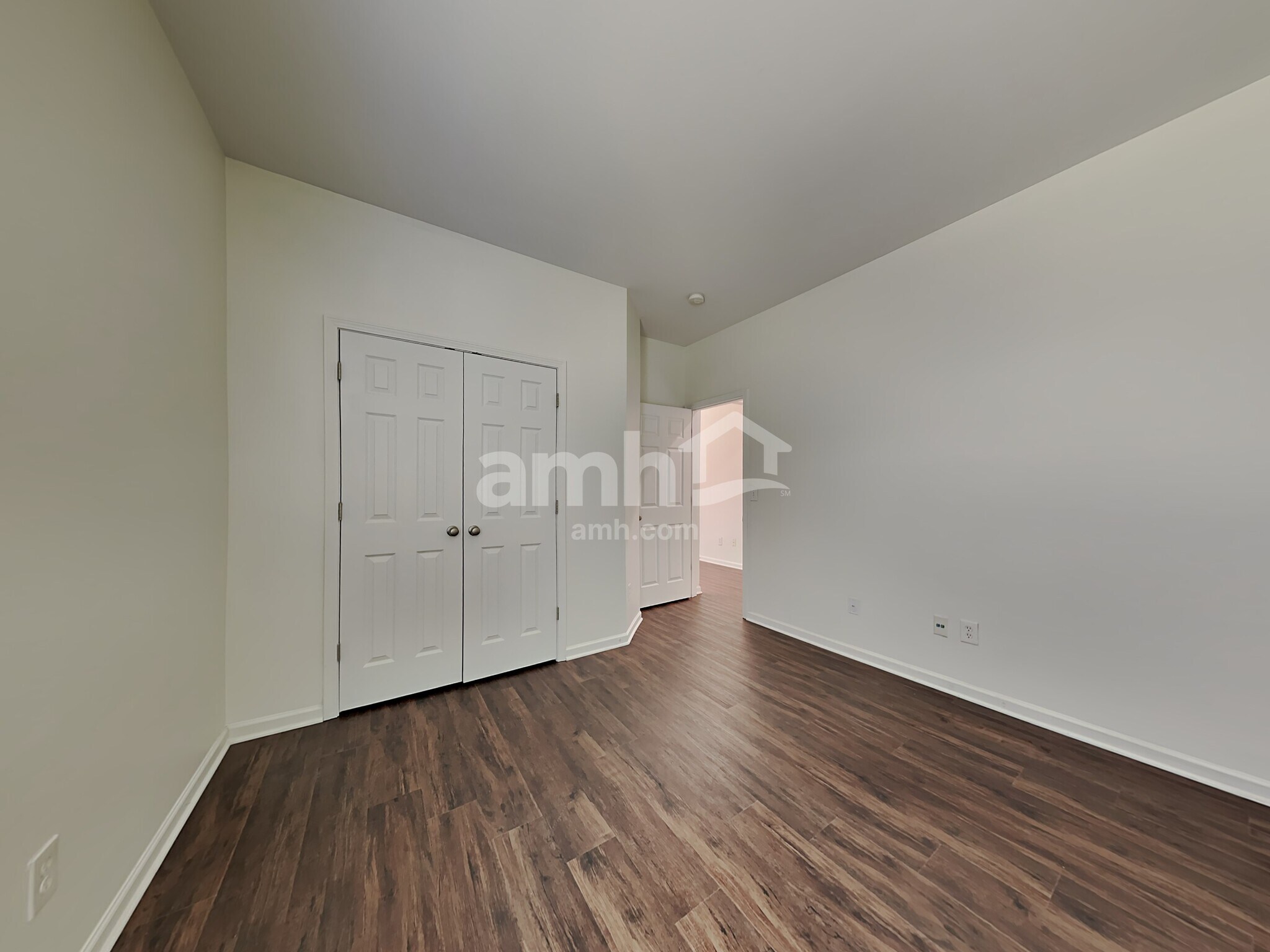 Building Photo - 4095 Shadetree Dr
