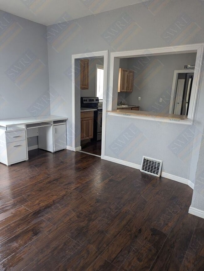 Building Photo - Available now! View Today by calling Rentl...
