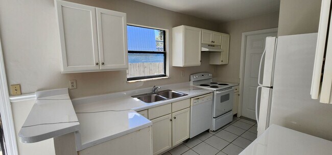 Building Photo - 3/2 1 car garage in Vero Beach