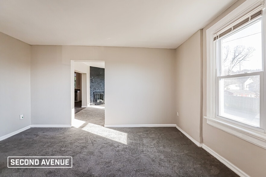 Building Photo - 719 2nd St