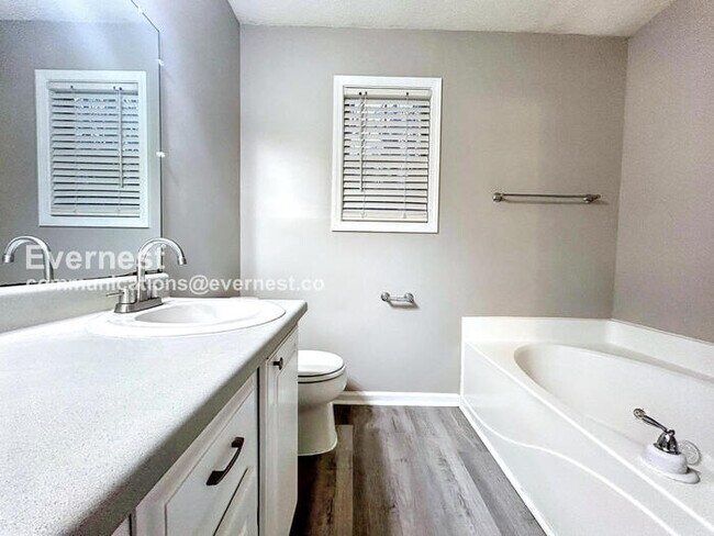 Building Photo - Limited Time Special Offer / 5 Bed, 3.5 Bath Home with Attached Garage / Pet-Friendly / Vouchers ...