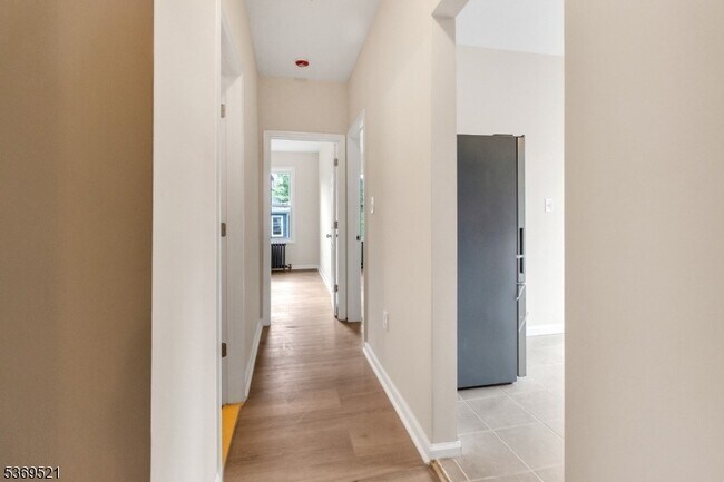 Building Photo - 247 Duane St