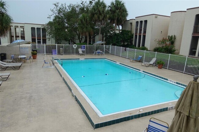 Building Photo - 512 Orange Dr
