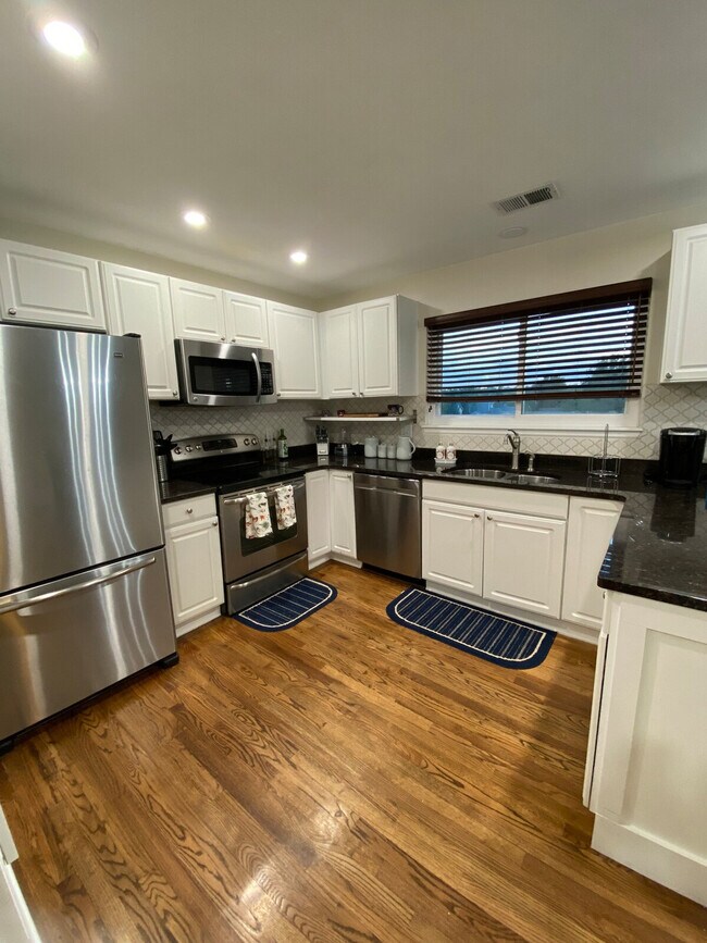 Building Photo - 5494 S Picadilly St