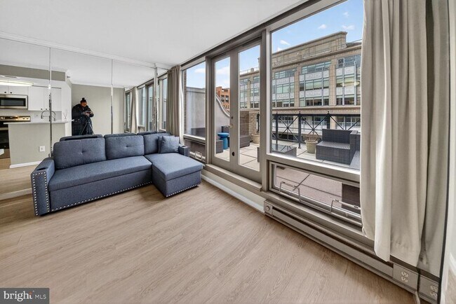 Building Photo - 701 Pennsylvania Ave NW