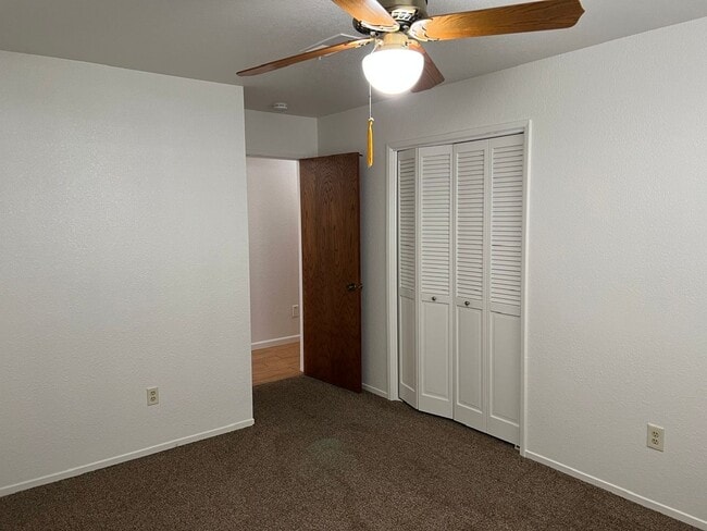 Building Photo - Immaculate 3 bedroom on a court!