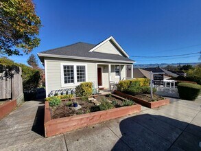 Building Photo - 32 West St