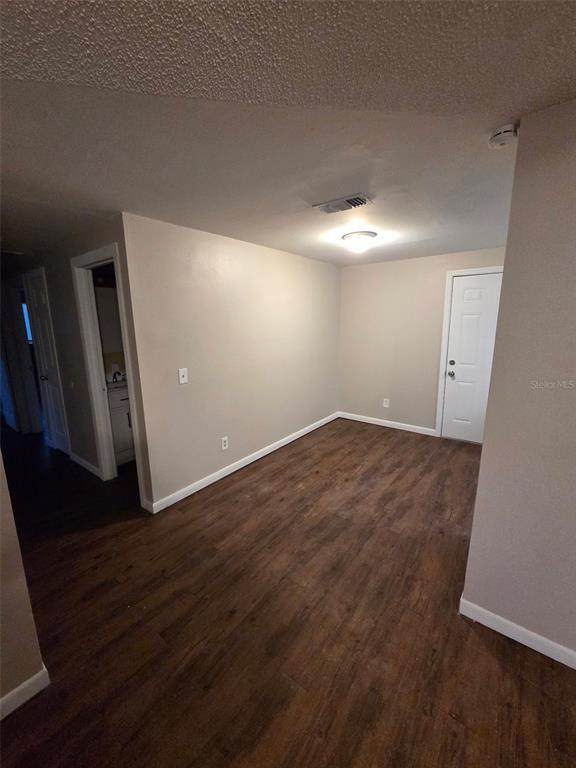 Building Photo - 39611 Meadowood Loop