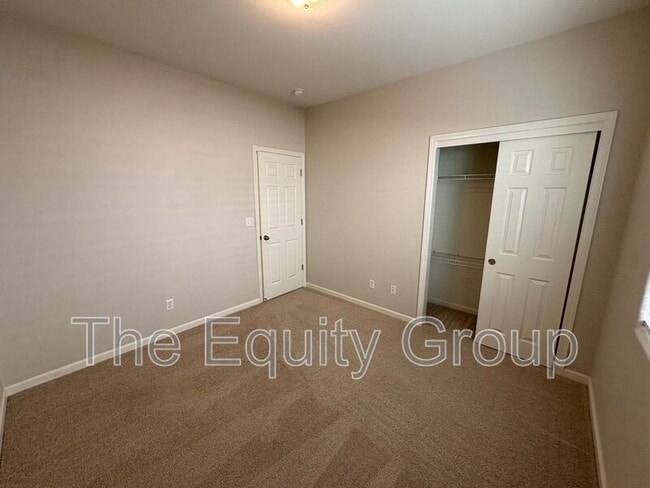 Building Photo - 138 N Lindsay St