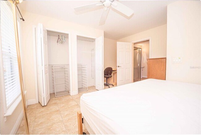 Building Photo - 1409 Broken Oak Dr