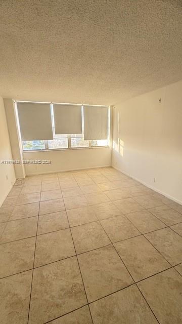 Building Photo - 2025 NE 164th St