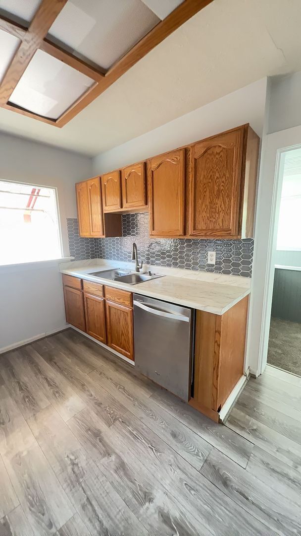 Building Photo - Cozy Bungalow in Prime Sugar House Location