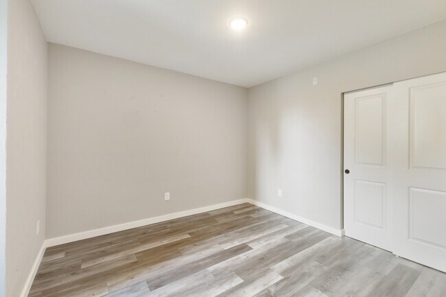 Building Photo - Charming 3BR Home in Heart of Tacoma - Mod...