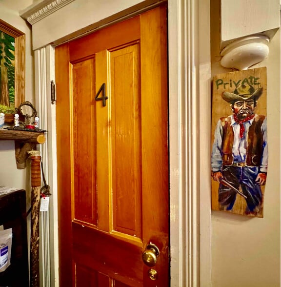 Building Photo - 425 S Washington St