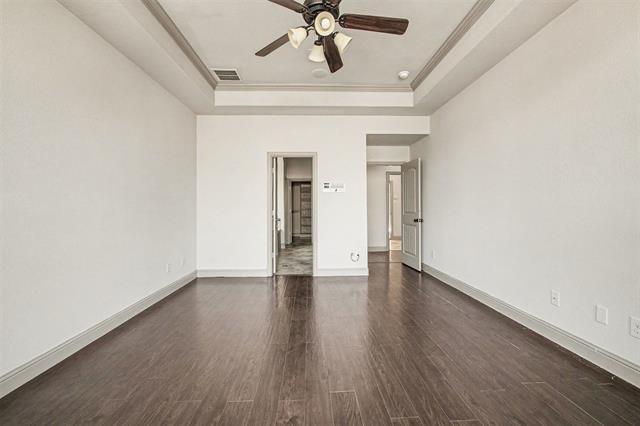 Building Photo - 588 Deverson Dr