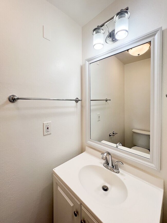 Building Photo - 509 Marla Dr